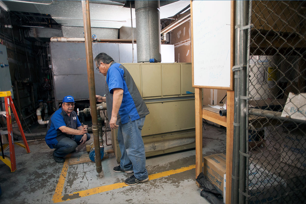 hvac students being trained