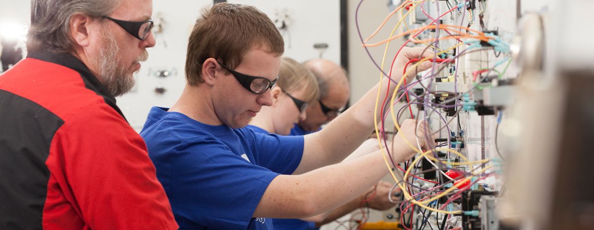 students getting electrical training