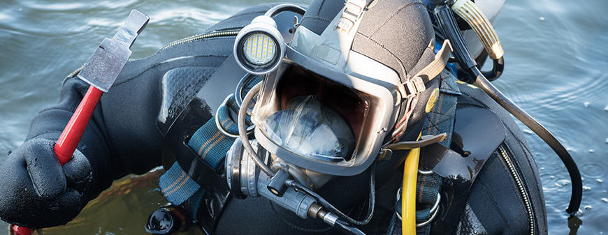 underwater welder